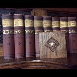 Vintage: Small Wooden Trinket Box